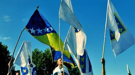 B­o­s­n­a­ ­H­e­r­s­e­k­­t­e­ ­r­e­f­e­r­a­n­d­u­m­ ­k­r­i­z­i­